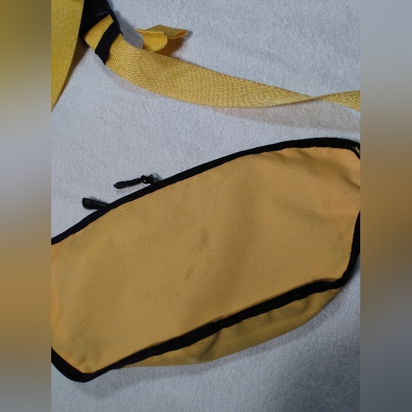 The NORTH FACE Yellow Script Waterproof Fanny Pack Crossbody waist purse… - Picture 12 of 13
